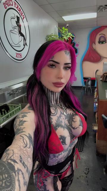 @xocoffinshorty