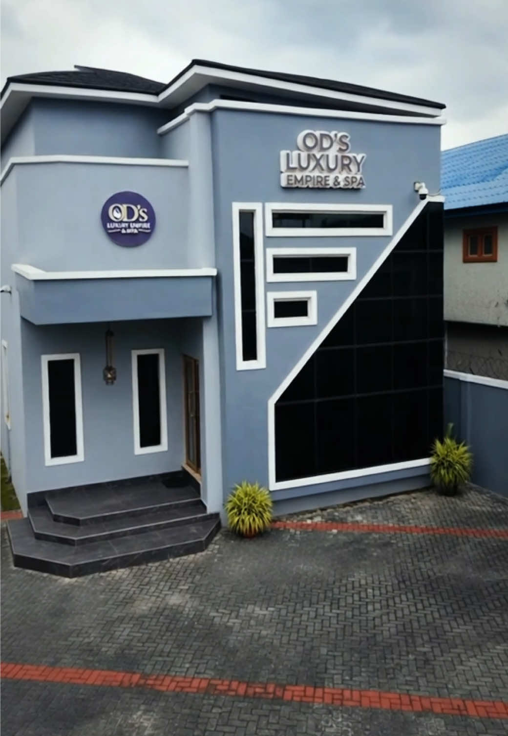 @OdsluxuryEmpire