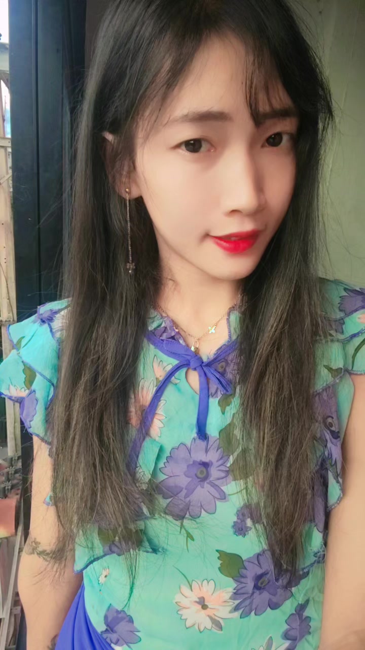 @🌿Kay Thi Khaing🌿(ဖြူးသူလေး)