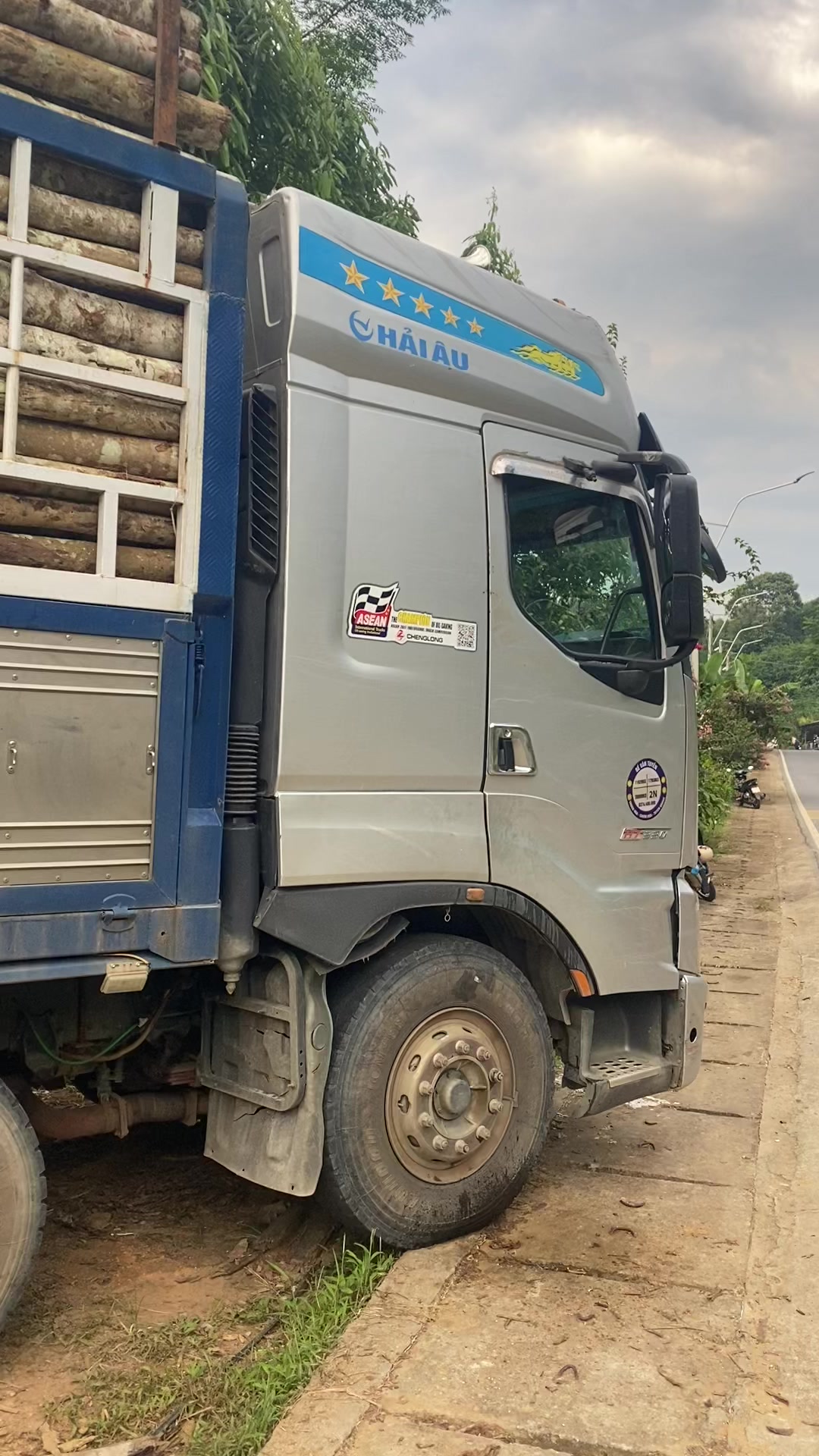 @N&ocirc;ng đức long