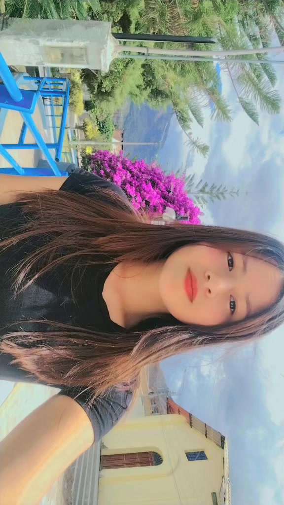 @Luna.