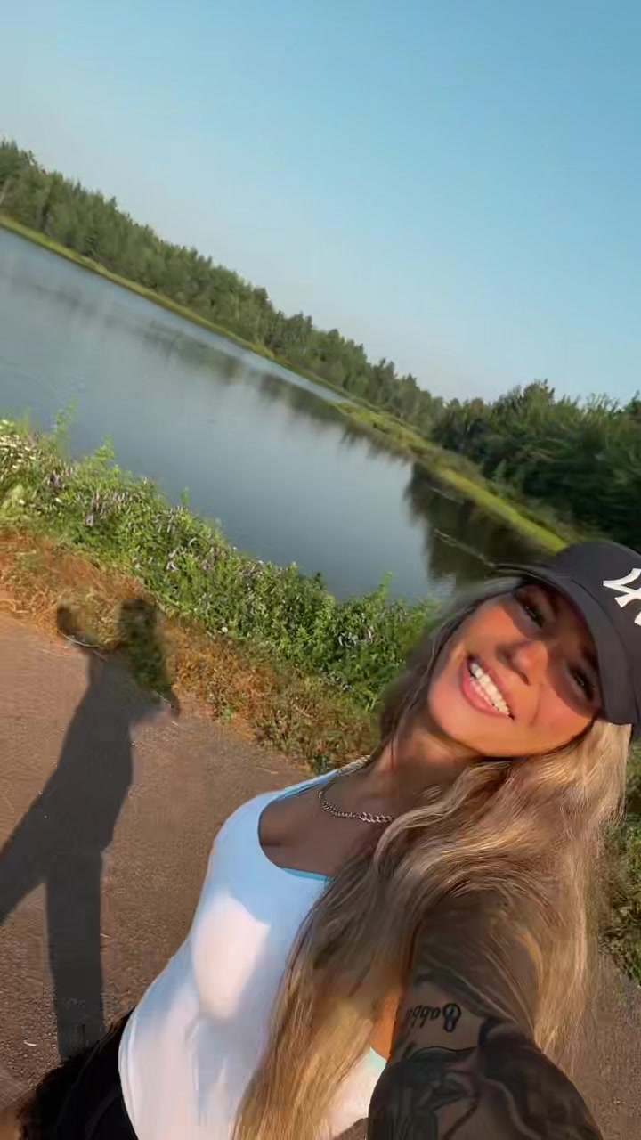 @cryssleb_