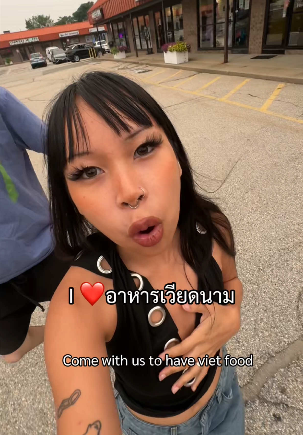 @earn (เอิร์น) | a girl in 🇺🇸