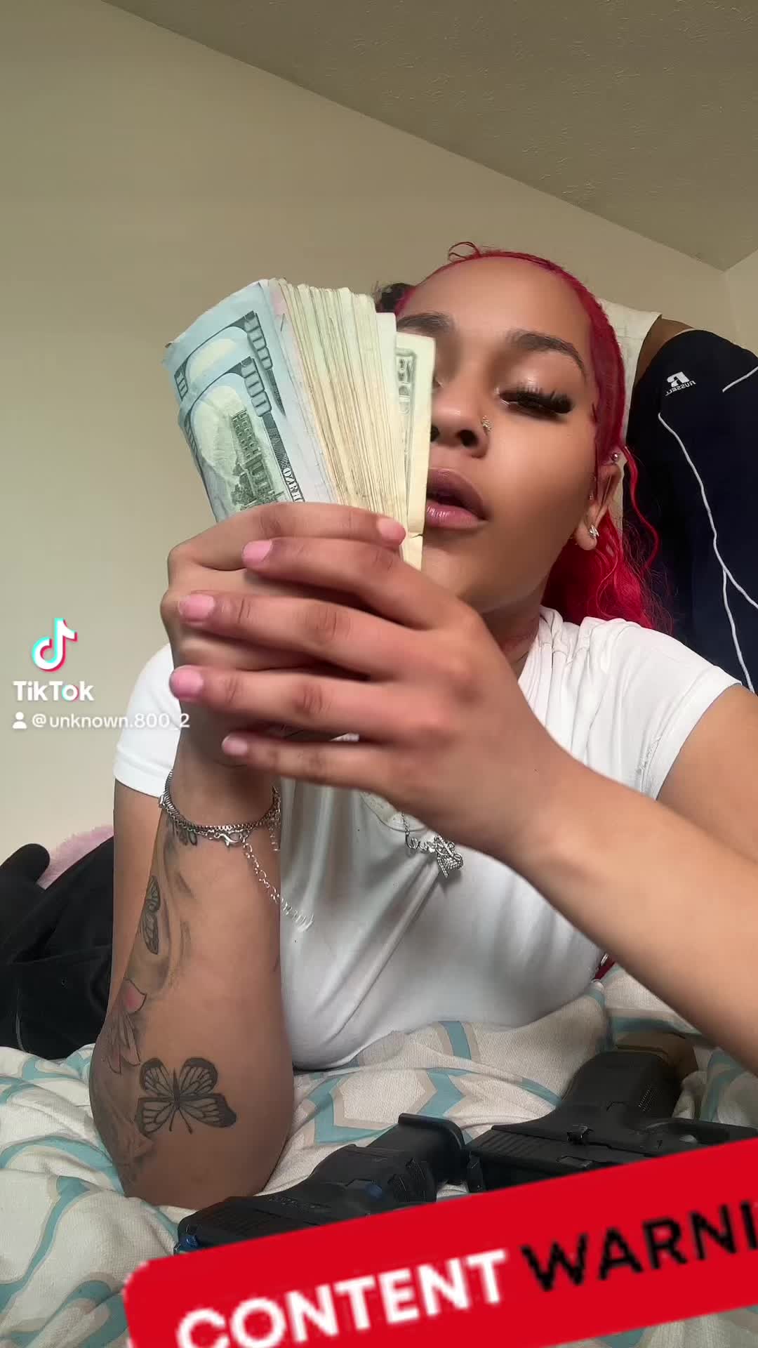 @meenah.ek
