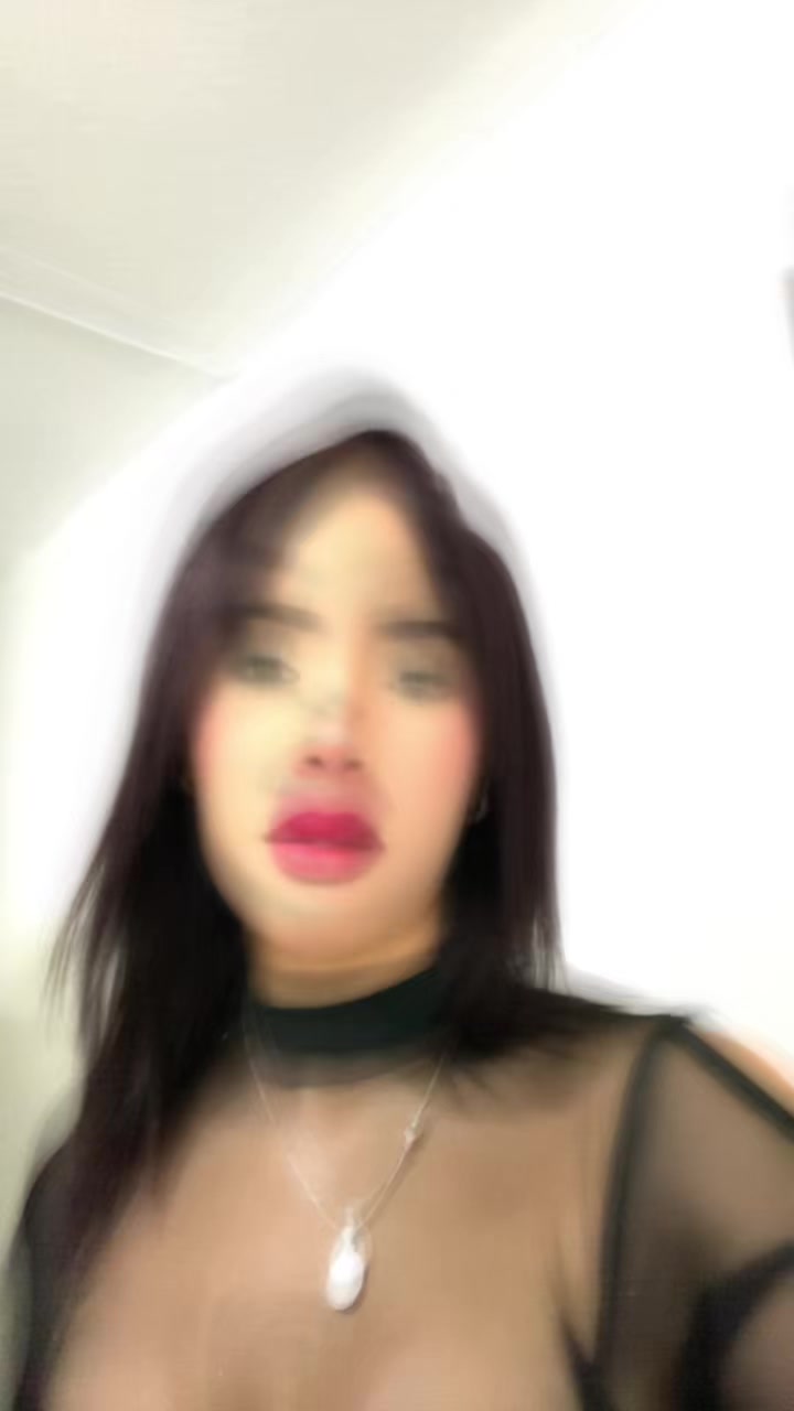 @whoisAna._