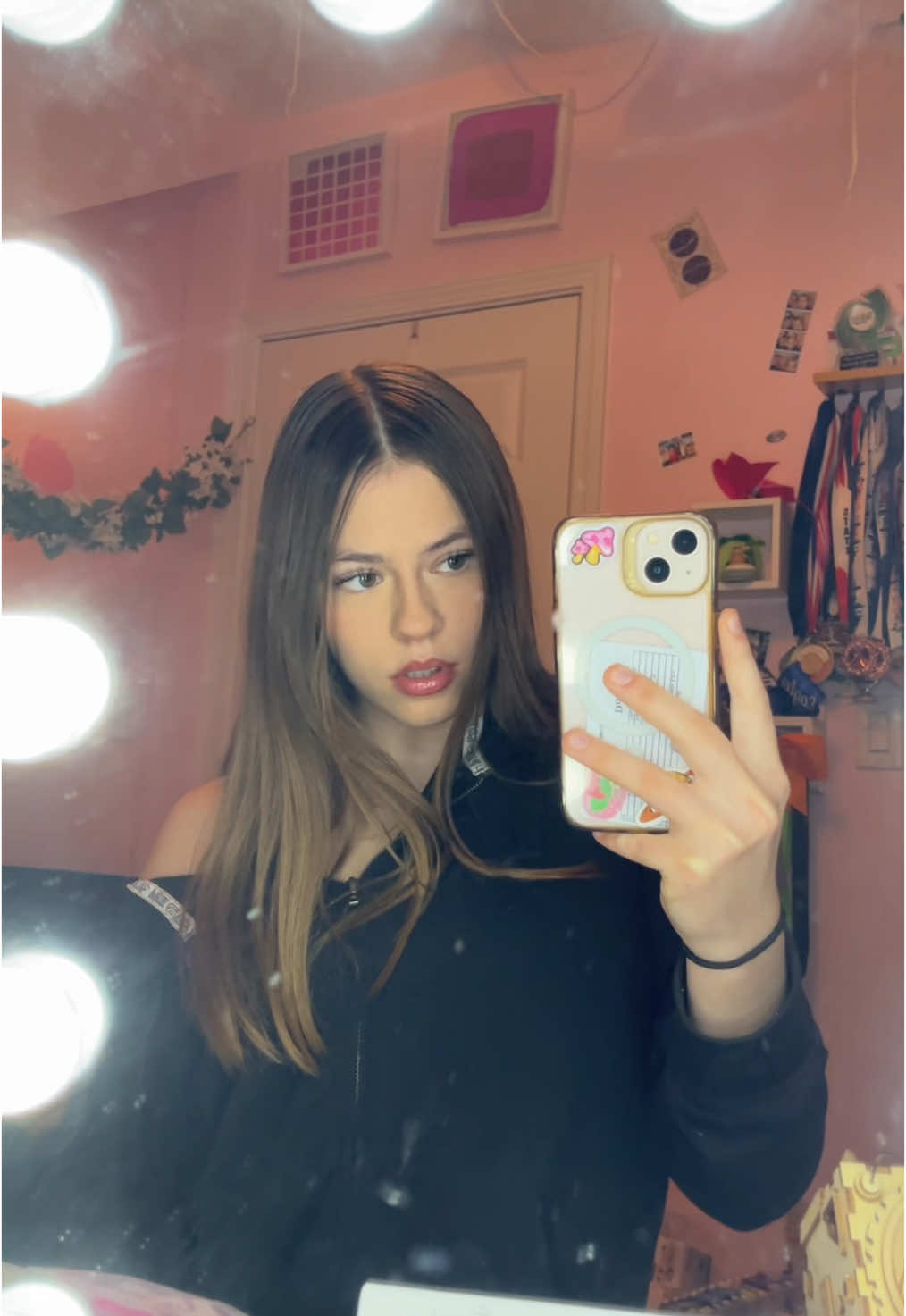 @𖣂Nicole𖣂