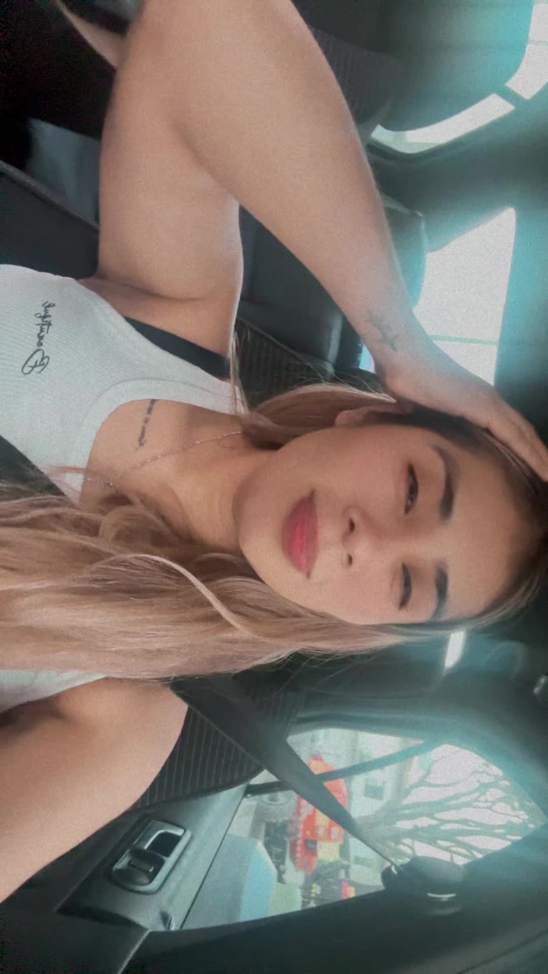 @Lunita