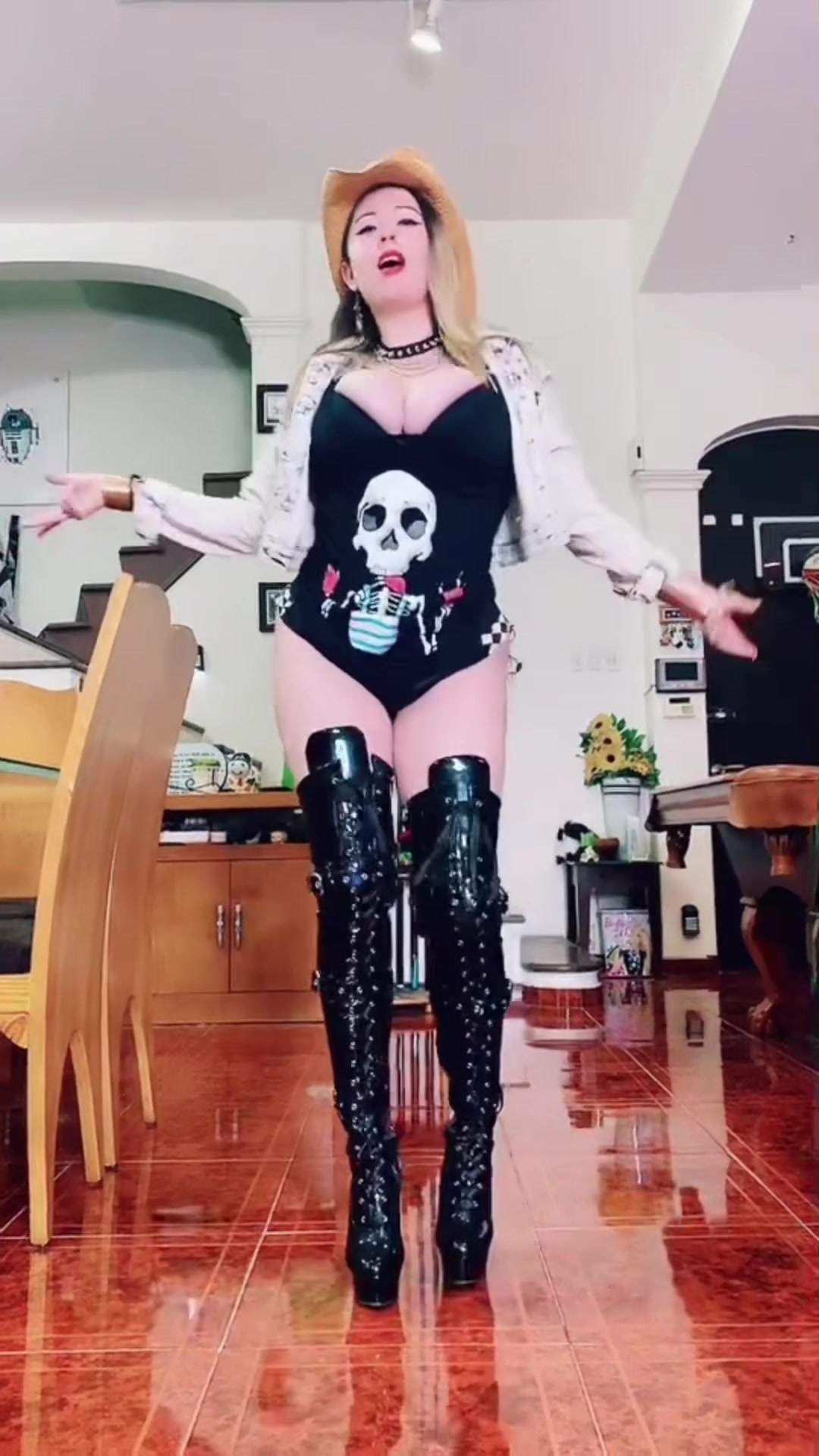 @JennyYommi