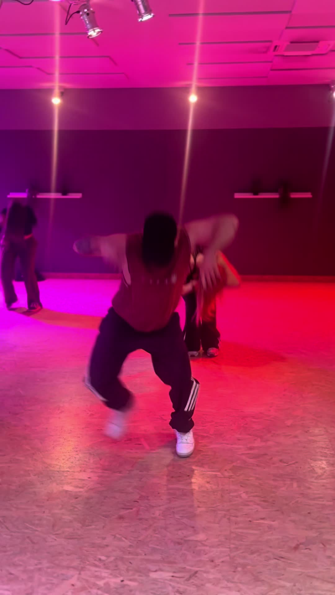 @ManuMoves