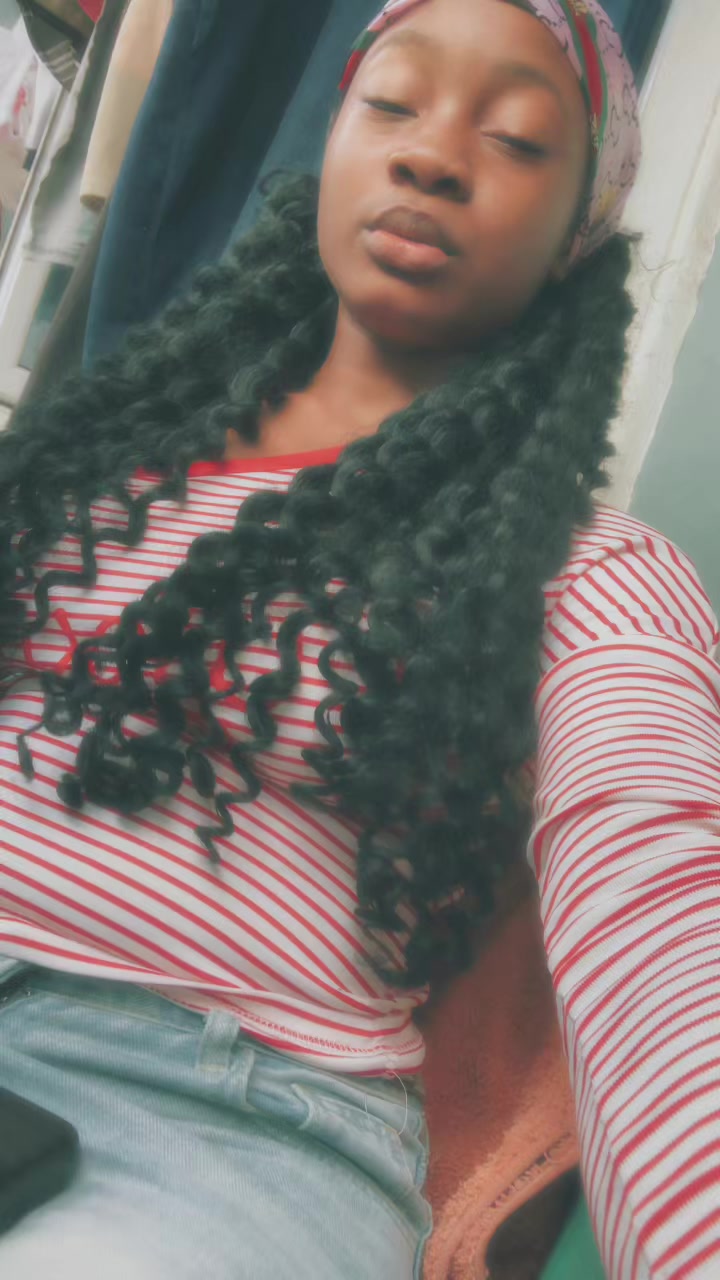 @Chelly🙂↔️