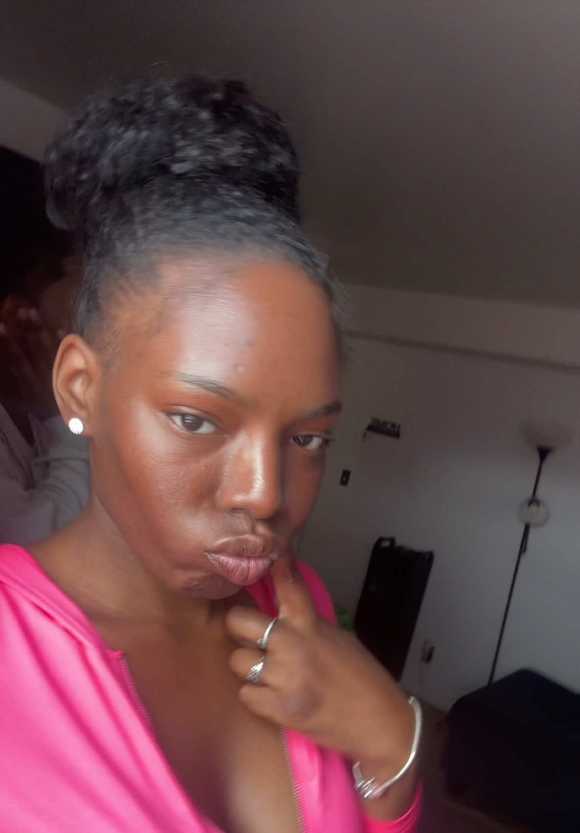 @Nia