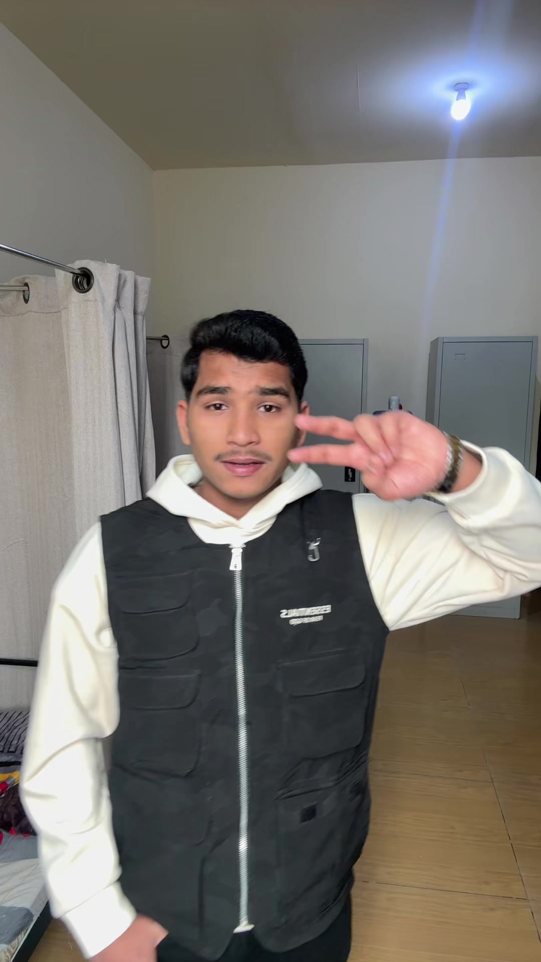 @AVIE 🦹