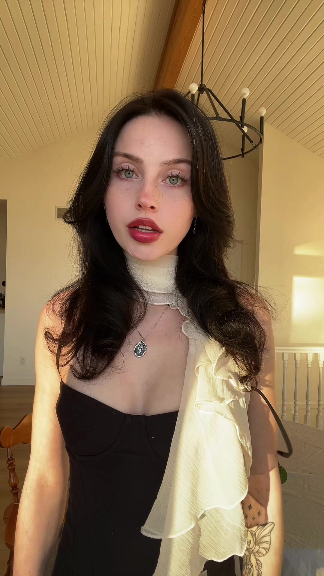 @✧:* T *✧･ﾟ
