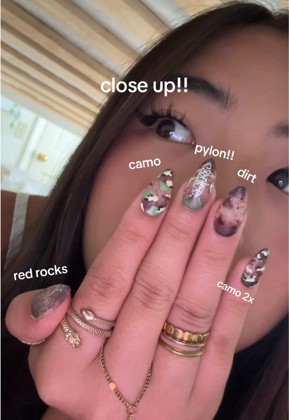 @Elliee