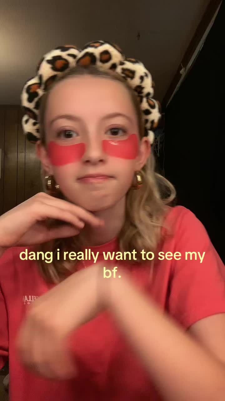 @H A L L I E ๐๐๐ช๐ฅ๐