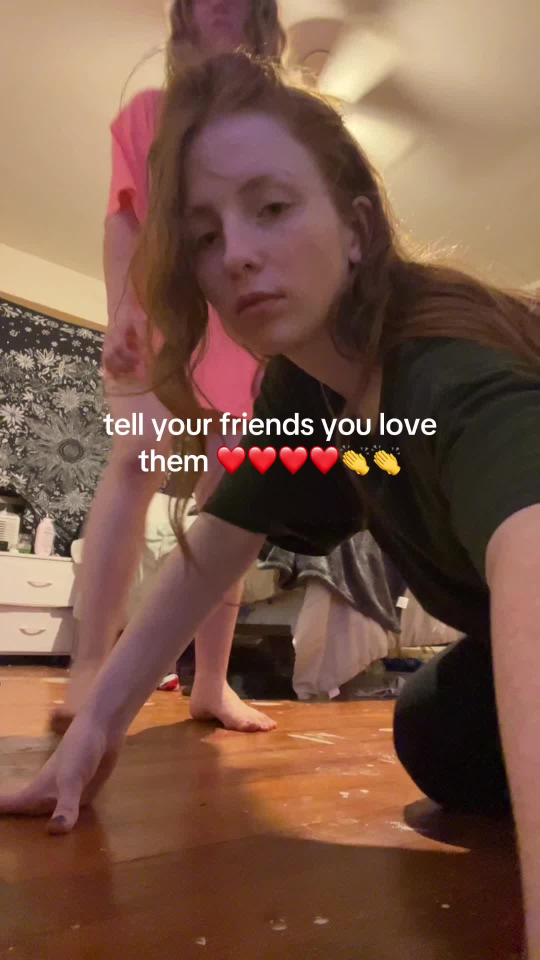 @👅