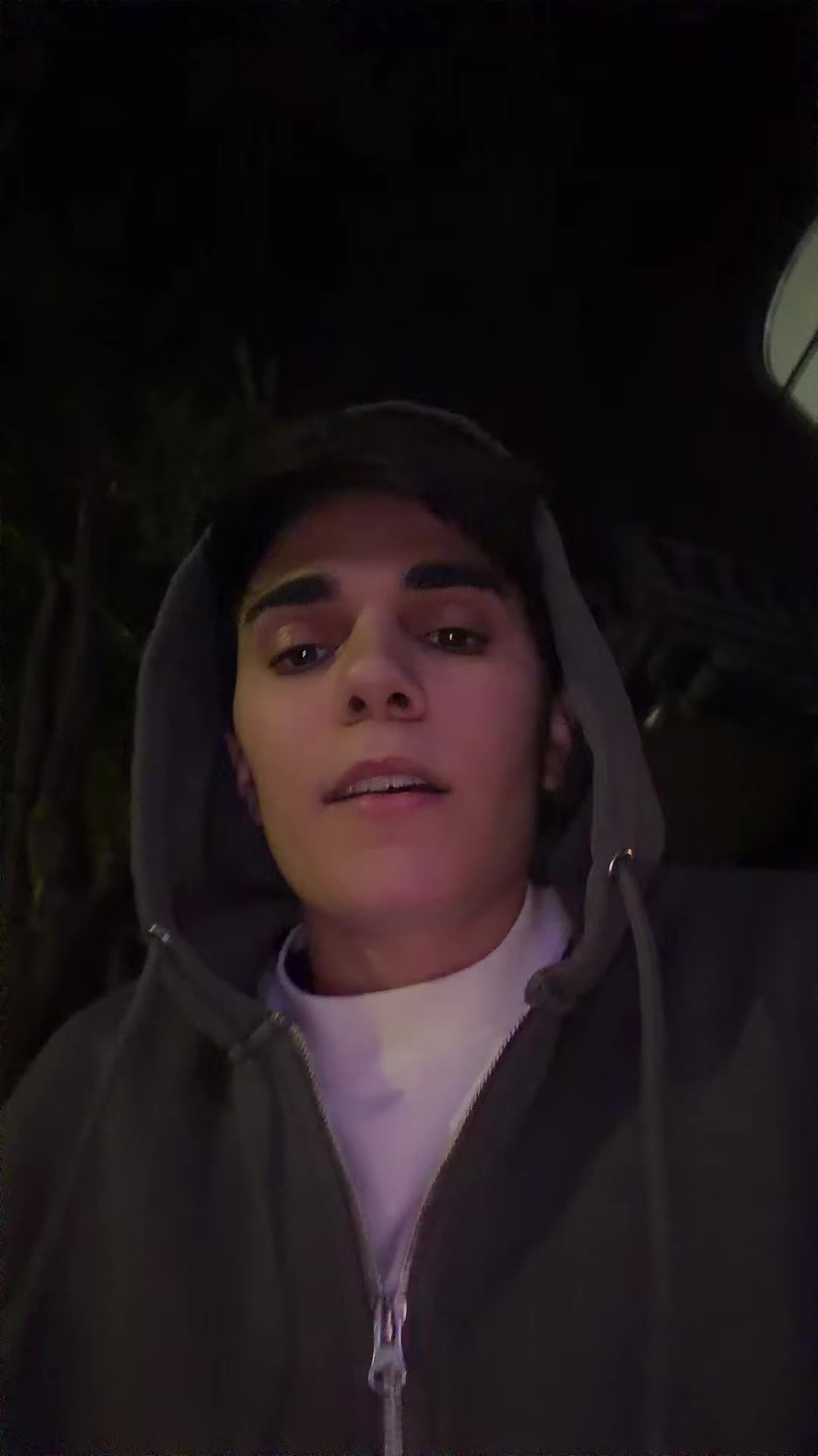 @Zar🖤