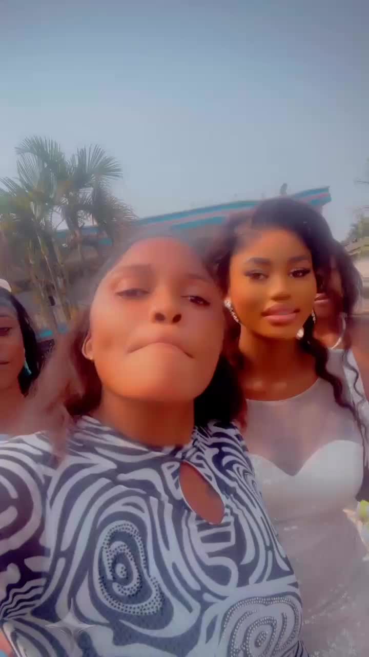 @naomie