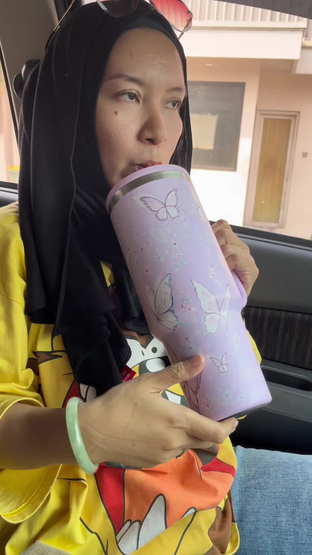 @LELI si paling TAS dan SANDAL