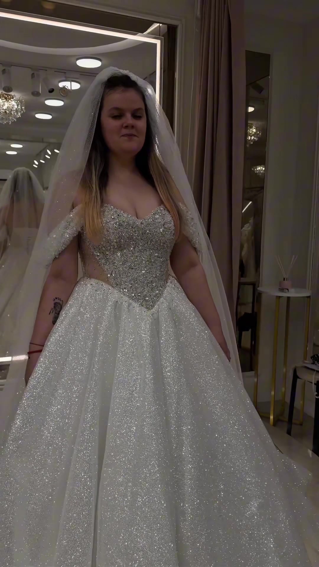@vio.wedding.dresses