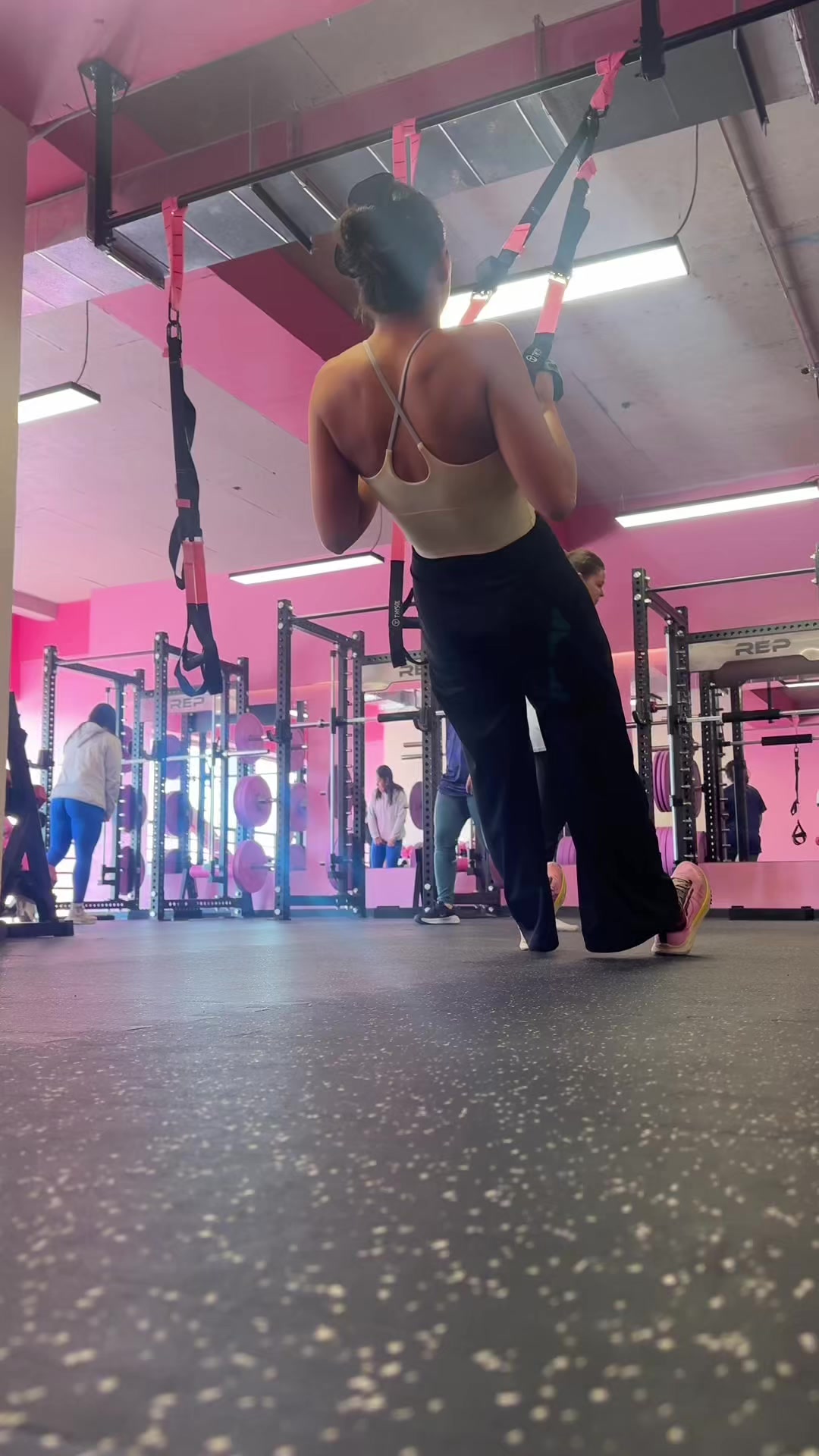@iamladatera