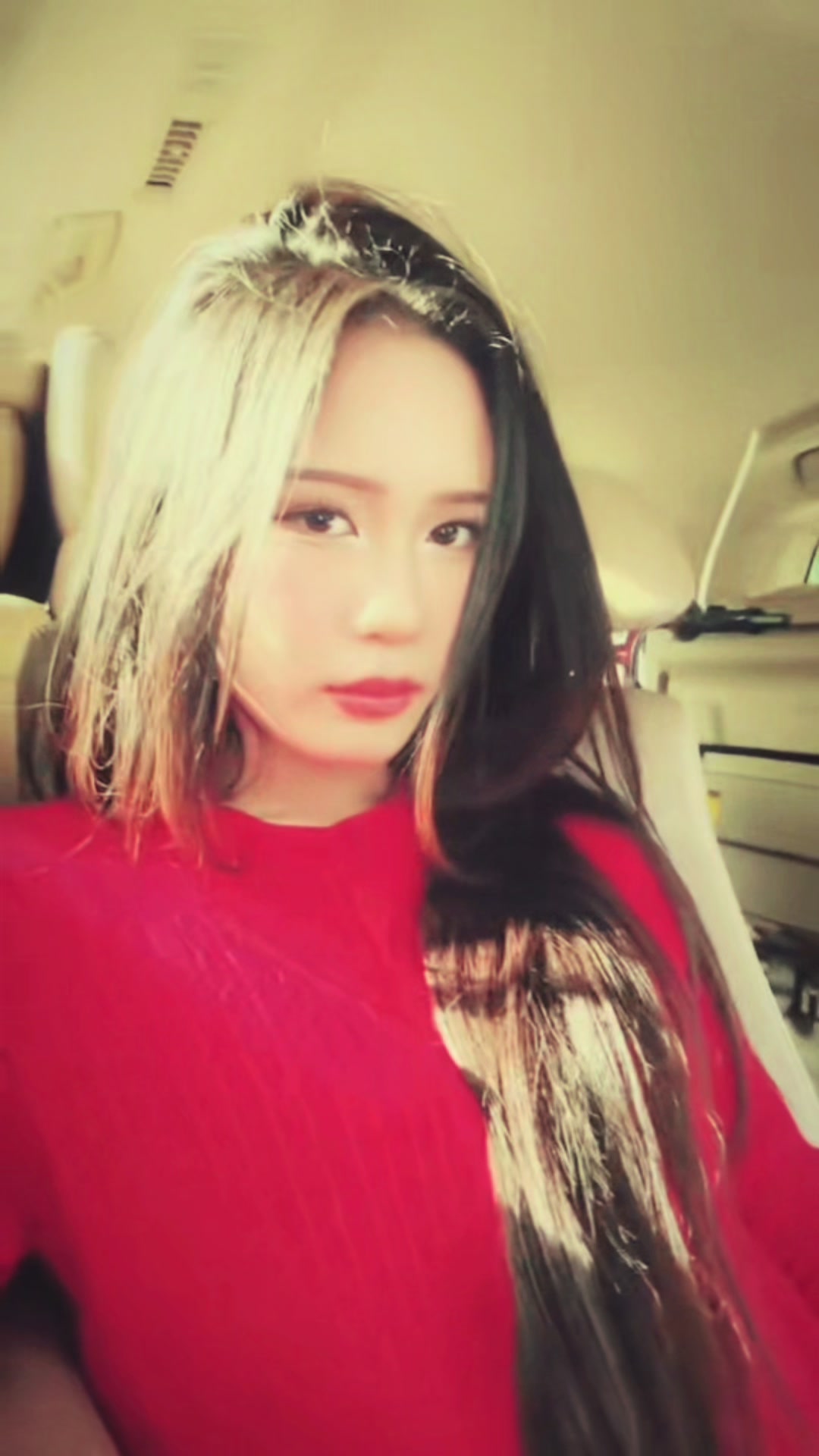 @isyanell