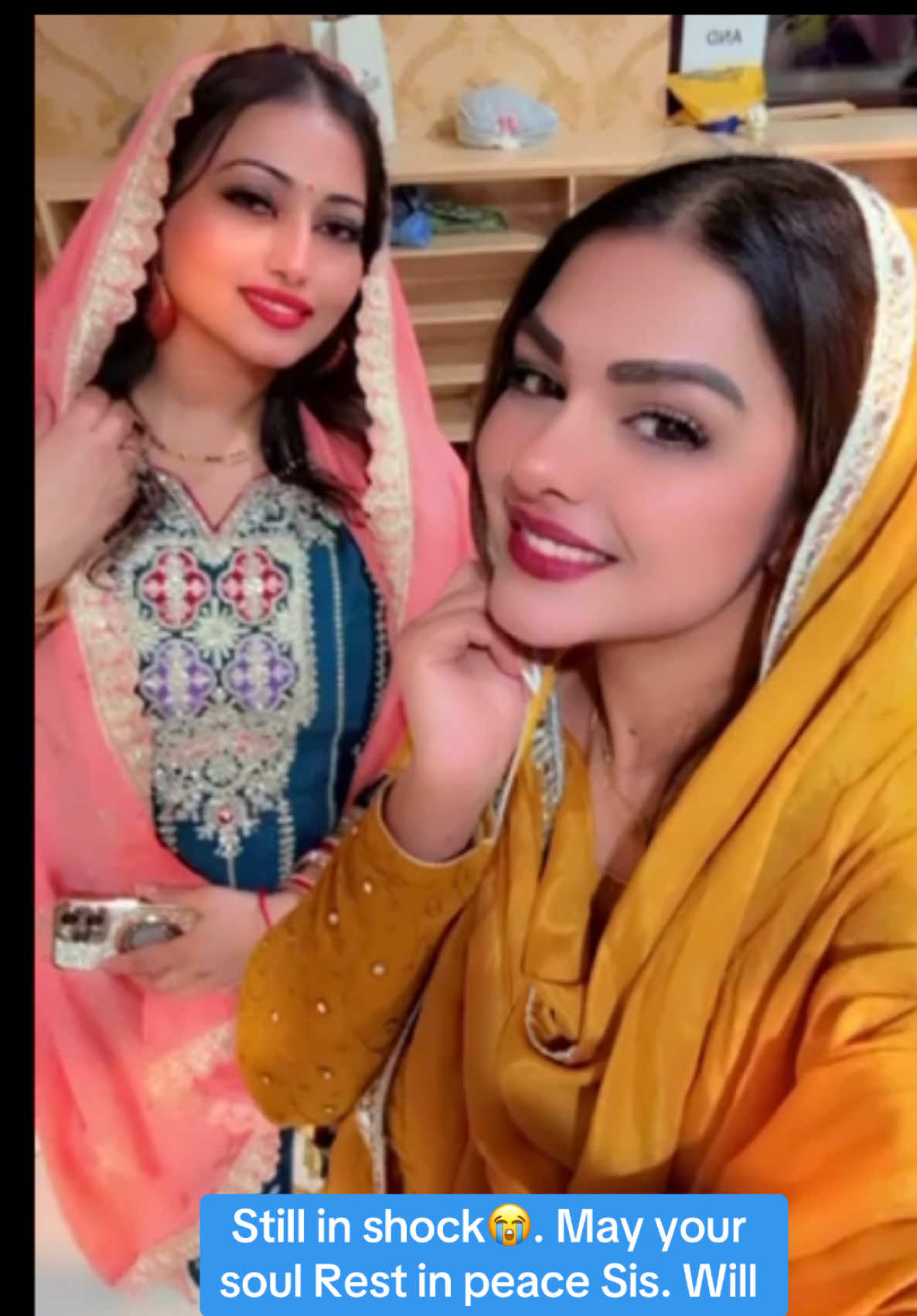 @AsliSona