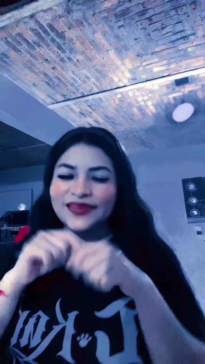 @🖤