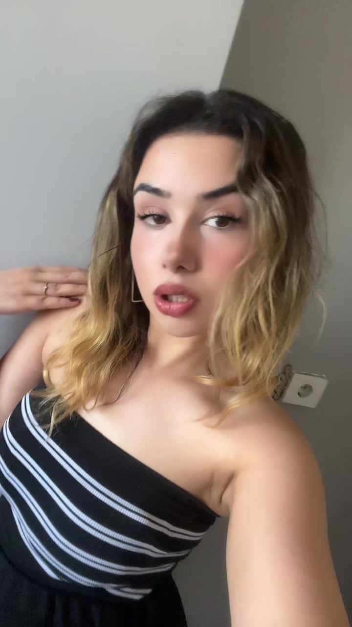 @Elisaa