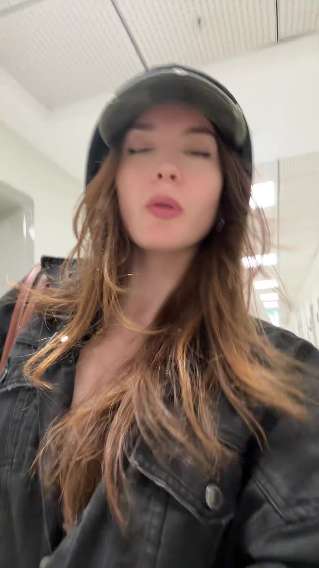 @🦦