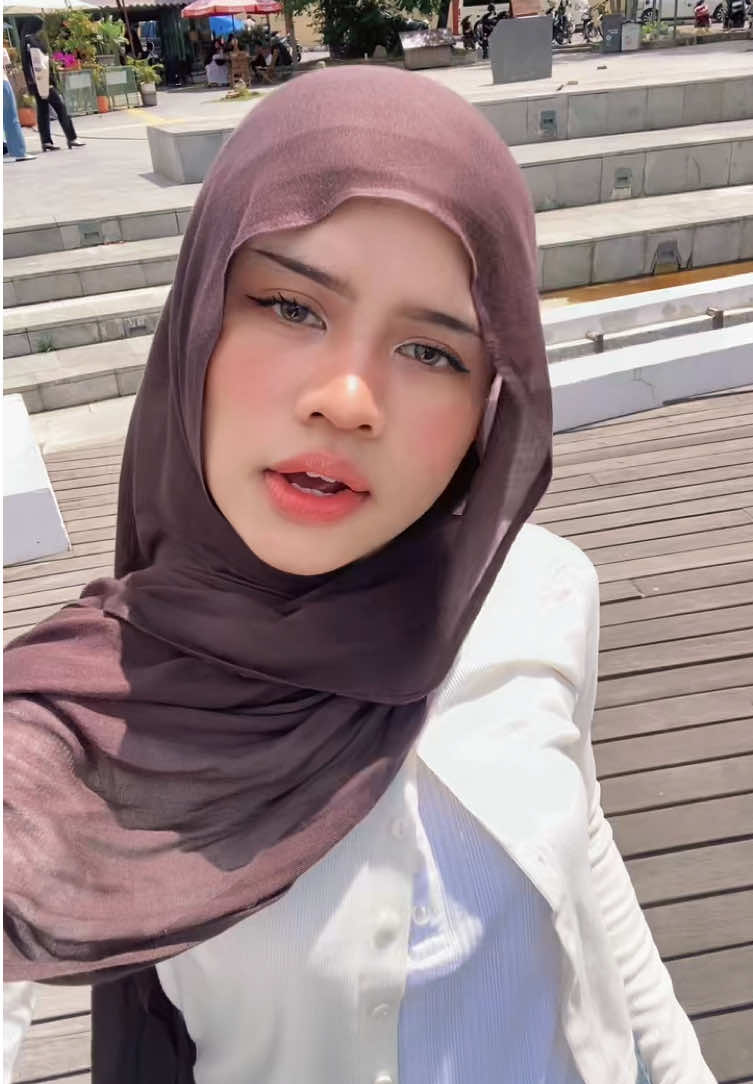 @certified lover girl💌