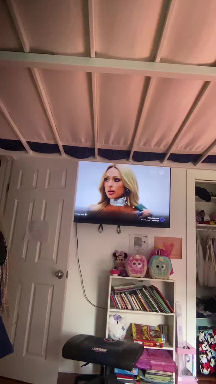 @TeddiAnne