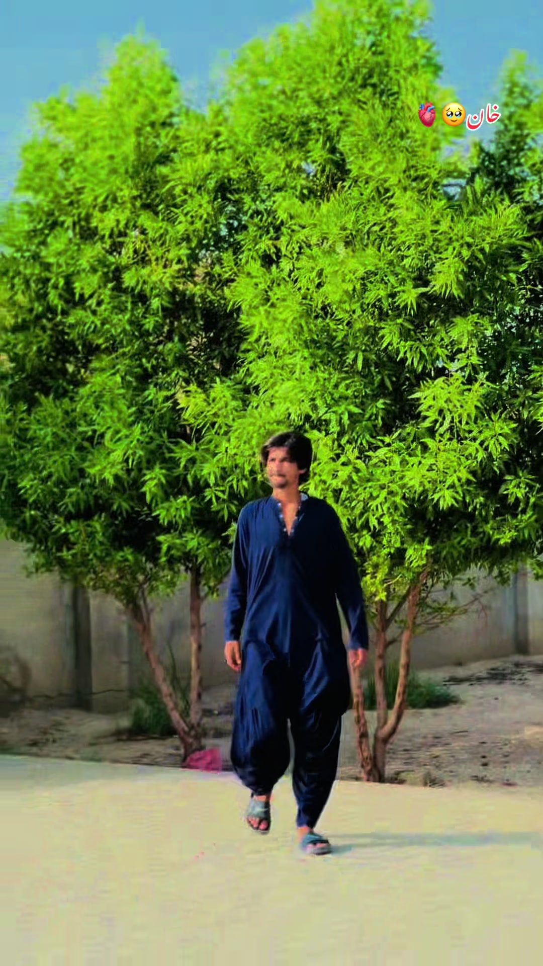@کنگ نازک 🙌🖤