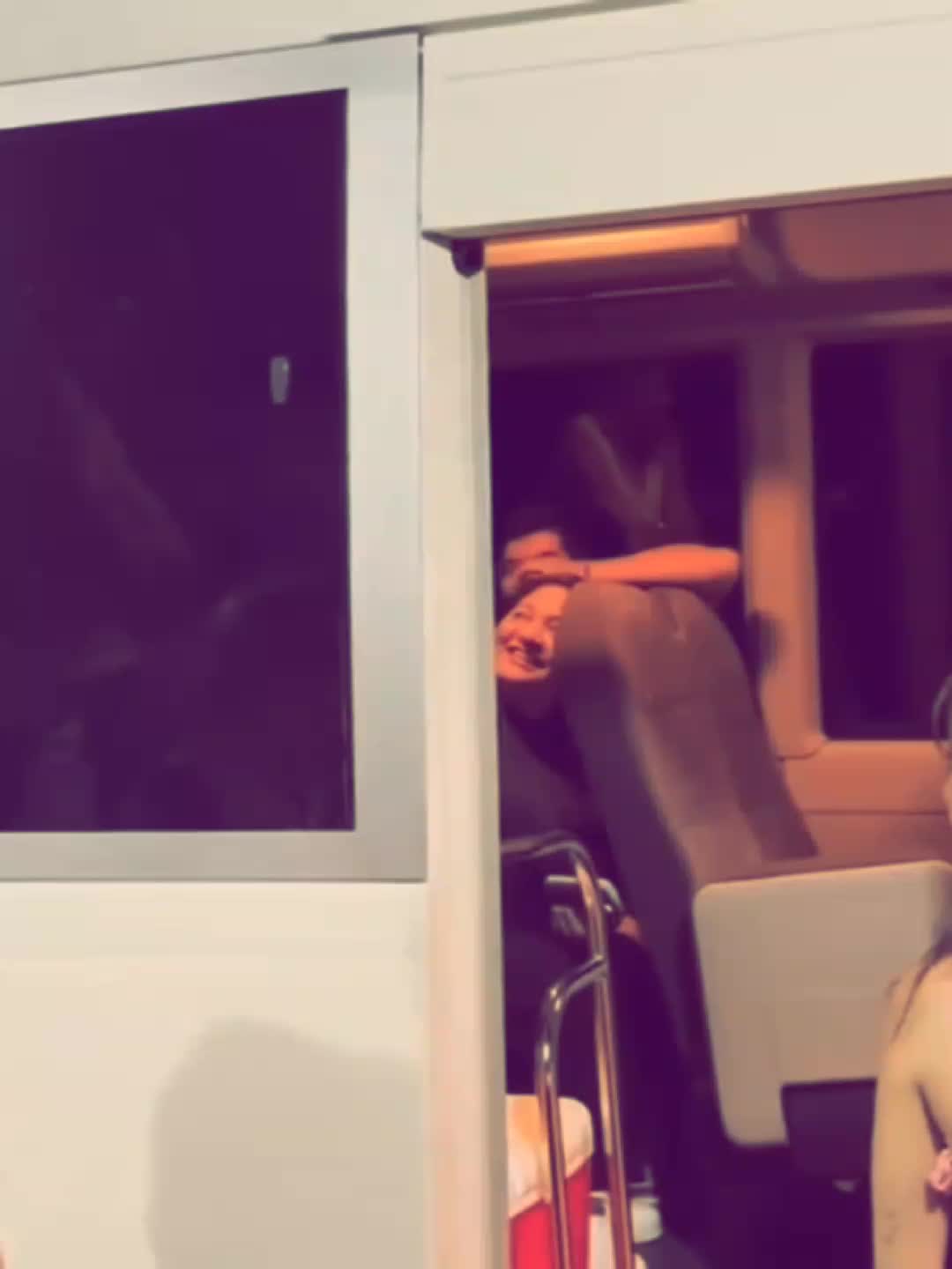 @Lunaaxzq