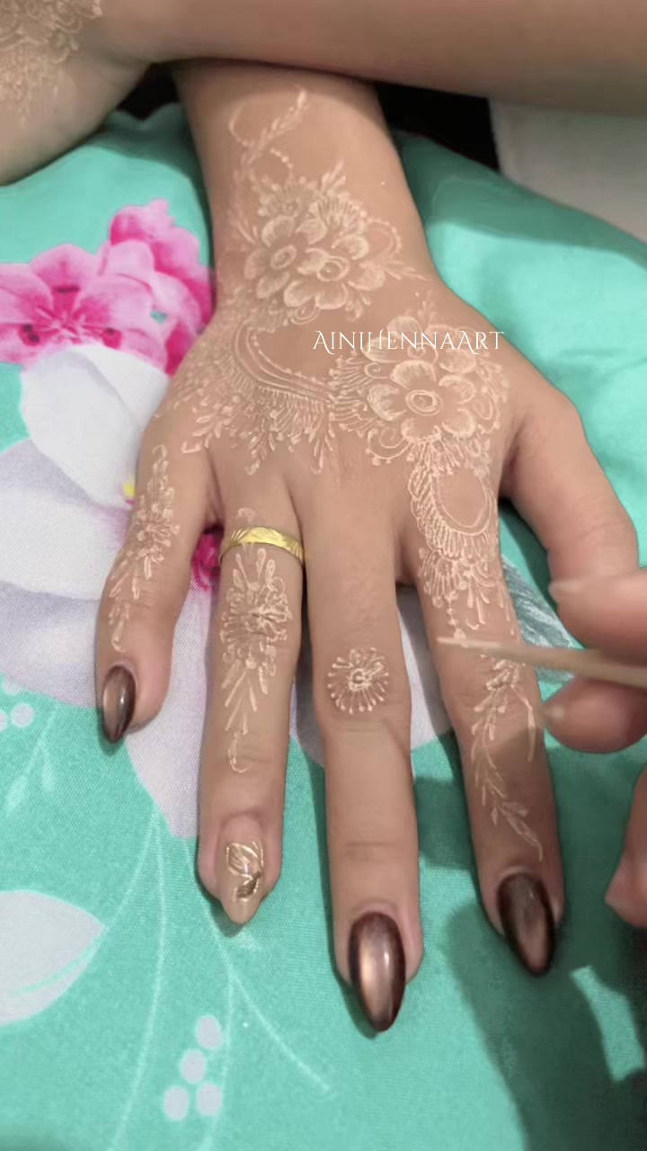 @Aini Henna
