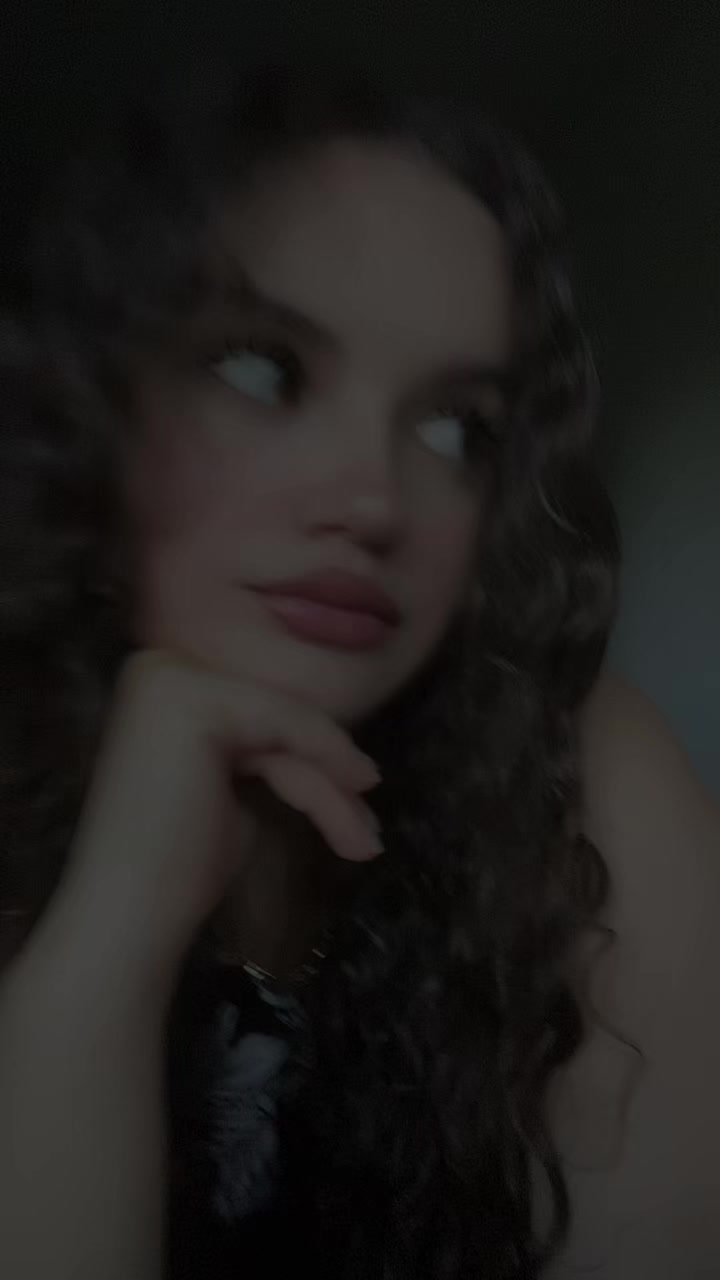 @Ana🥰