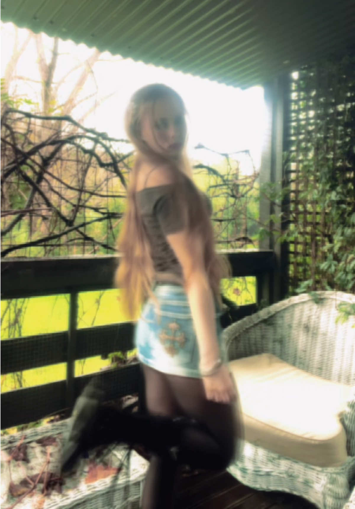 @Lo
