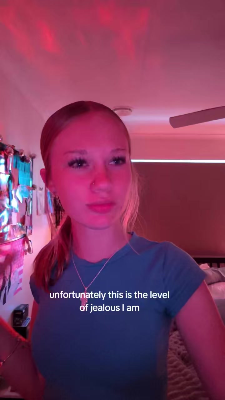 @ellaa🕸️