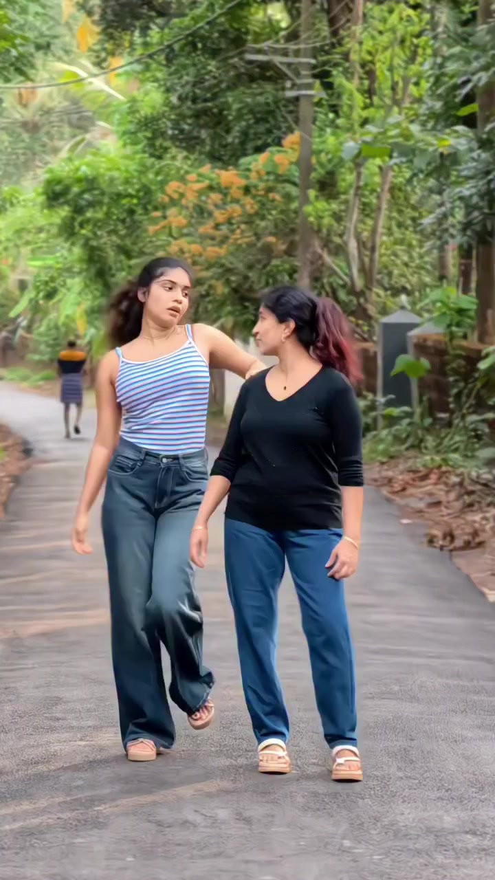 @Neeruttyy_Chinuttyy