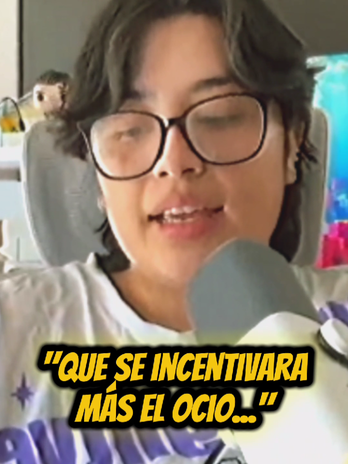 @Políticamente Moreno