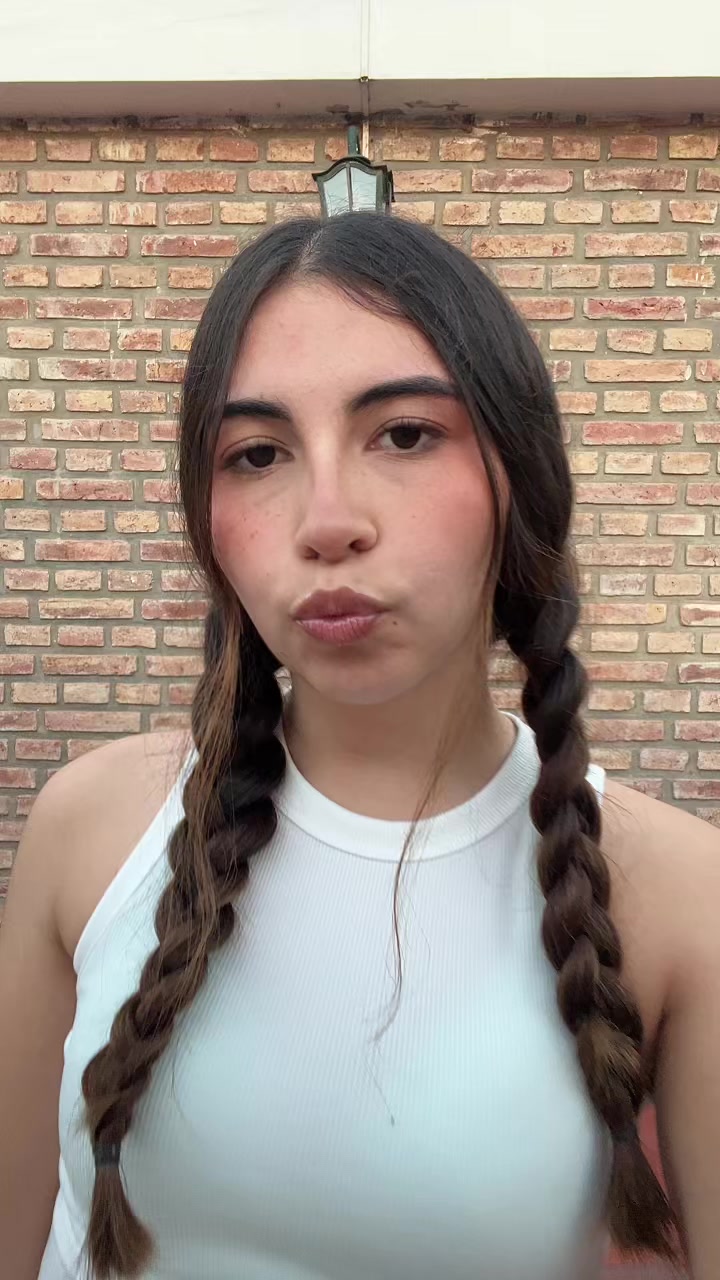 @Julia Valentina