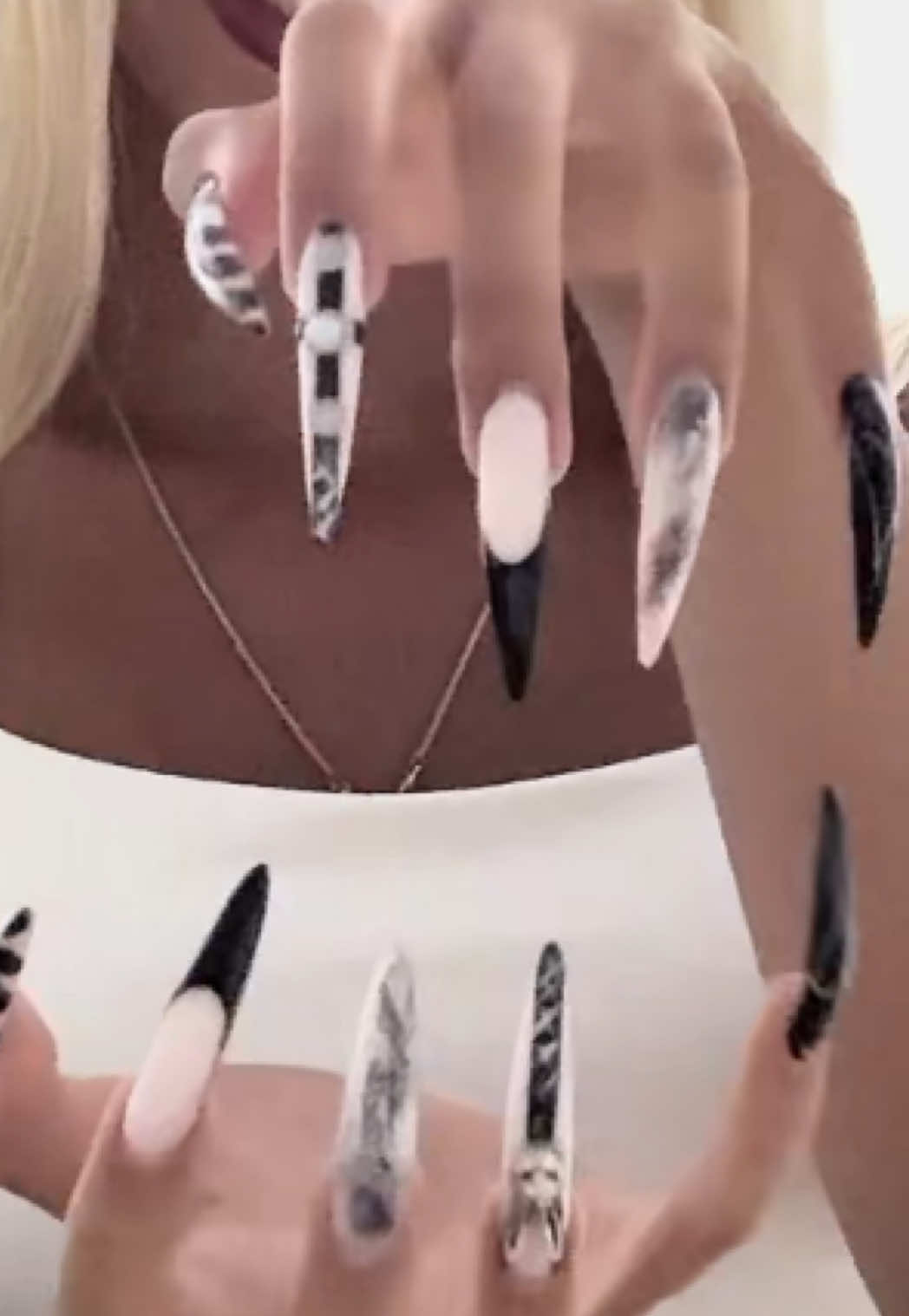 @lili18