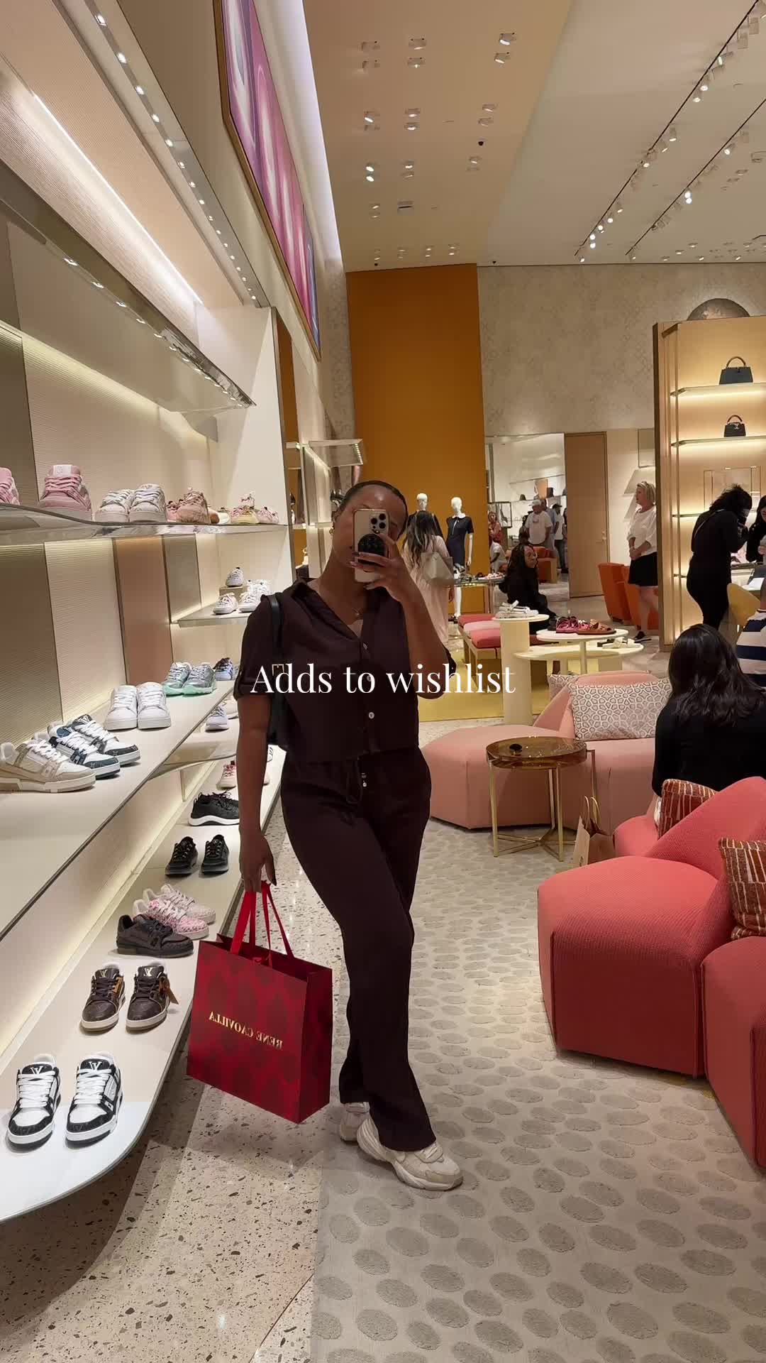 @Monica | Travel & Lifestyle