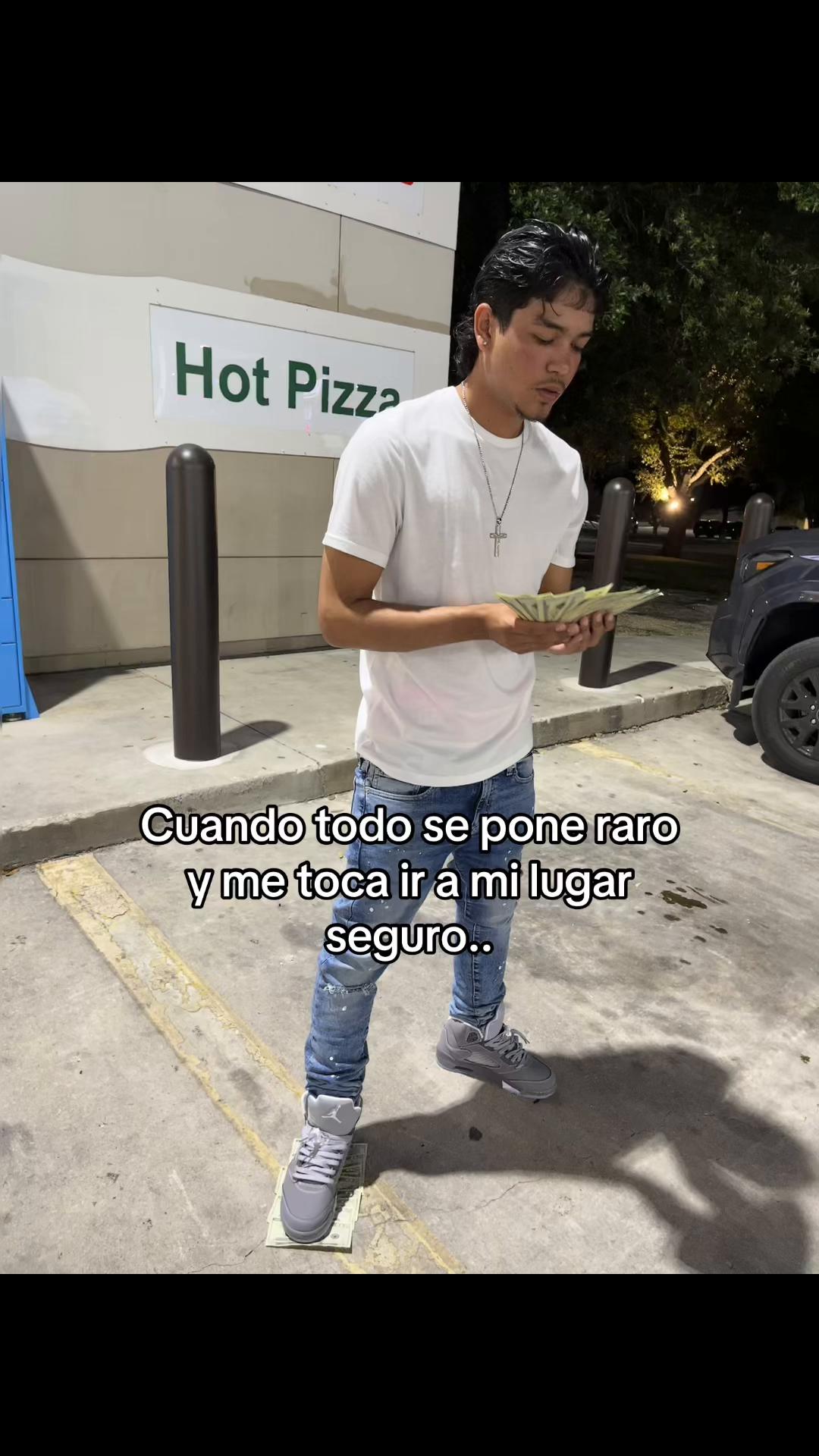 @🙍🏻&zwj;♂️