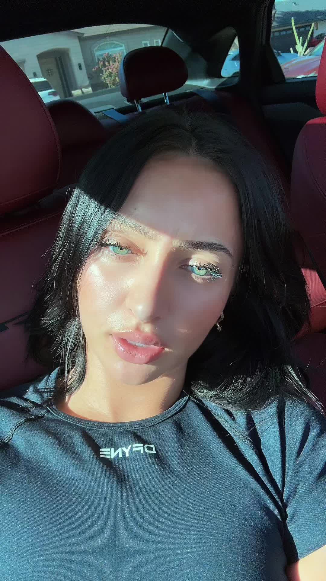@Mia