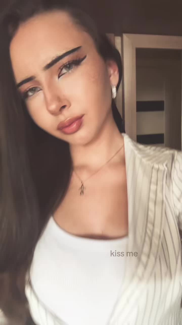 @мила