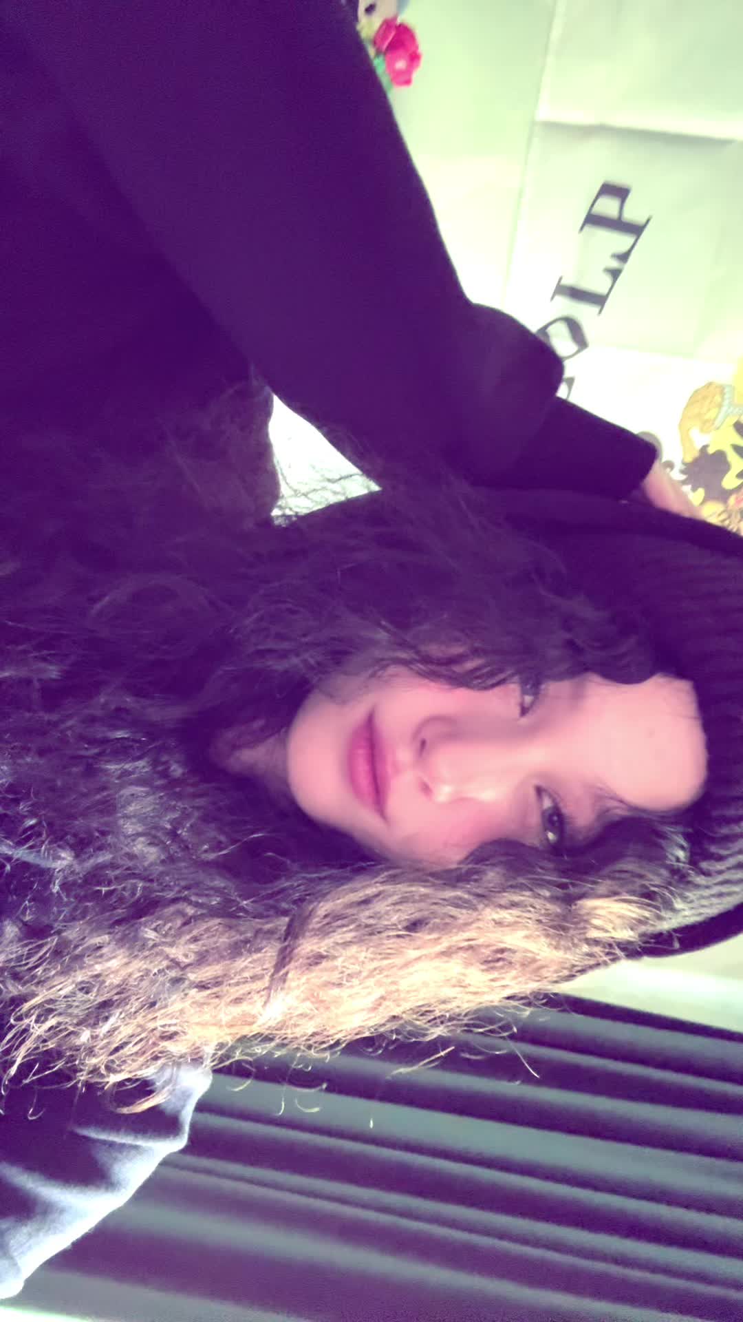 @^•^