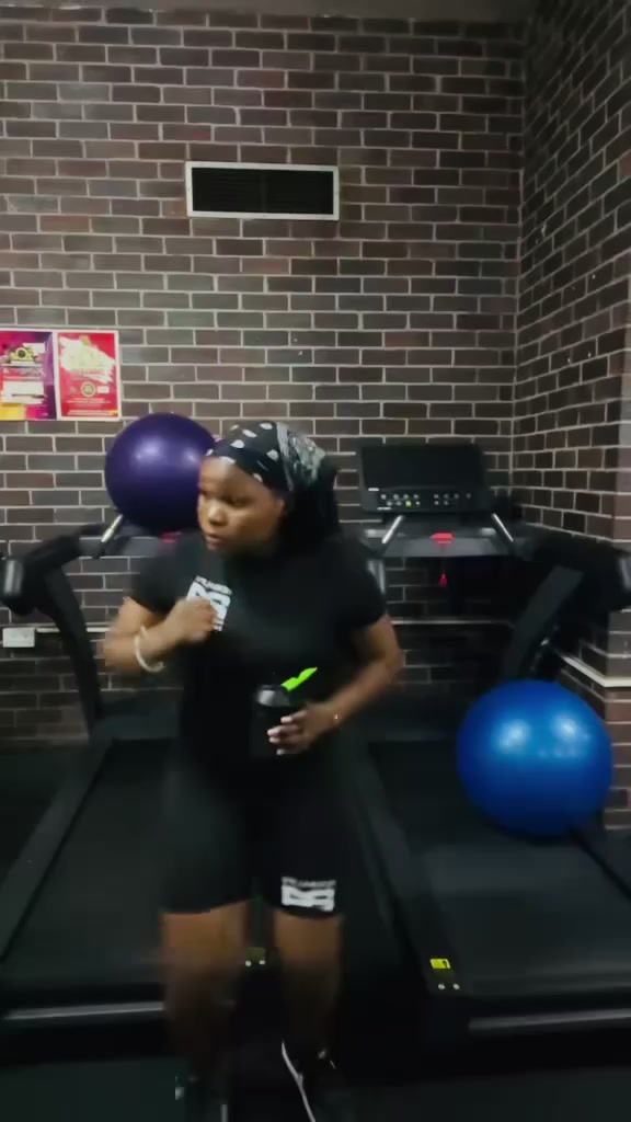 @getfitwithashie
