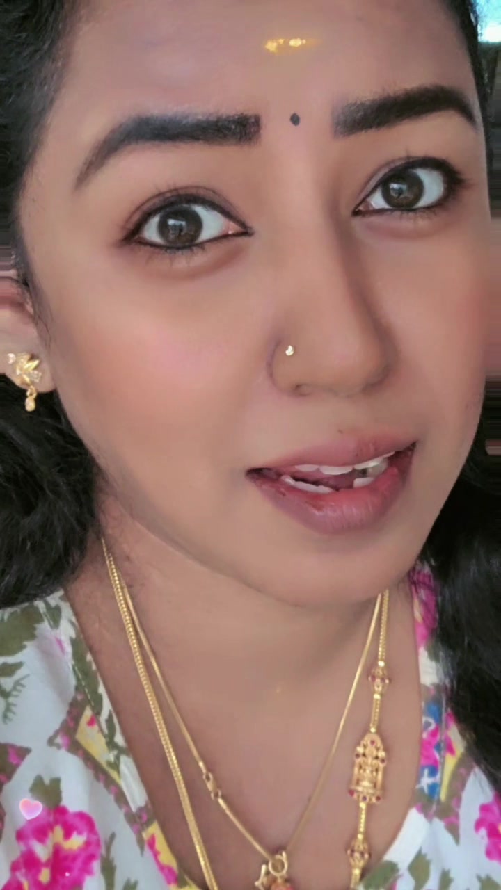 @KaraikudiPonnu_Leka