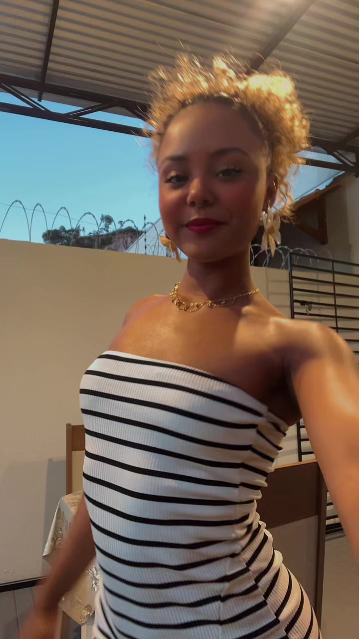 @AgnesVal&eacute;ria